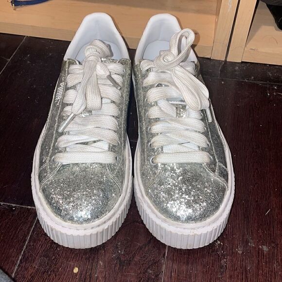 Puma Shoes - Puma silver sparkle sneaker women’s 7